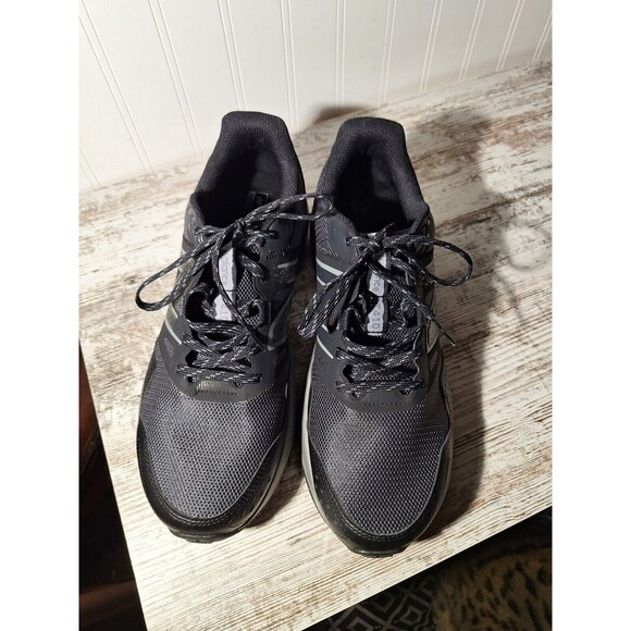 New Balance T410 V8 Mens Sz 10.5 D Trail Running Black Sneakers Black  UK 10‎ - Picture 1 of 8